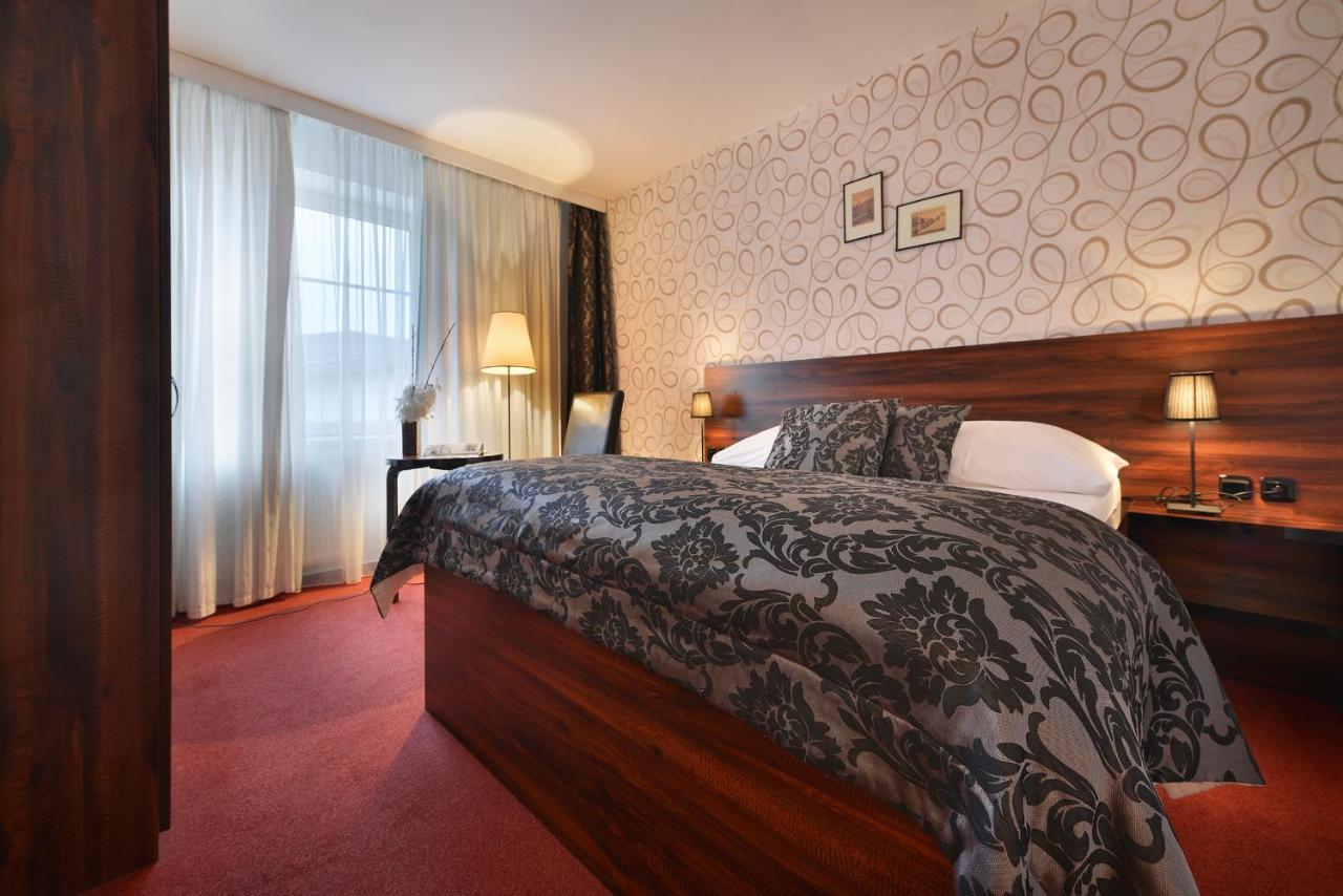 Parkhotel Morris Novy Bor Bagian luar foto