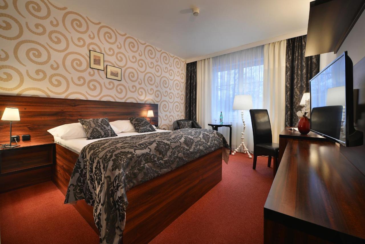 Parkhotel Morris Novy Bor Bagian luar foto