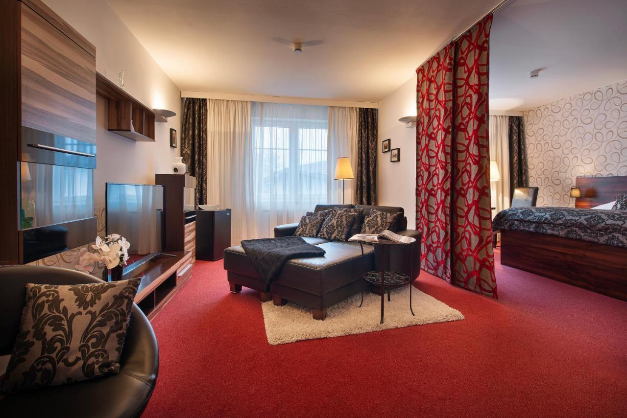 Parkhotel Morris Novy Bor Bagian luar foto
