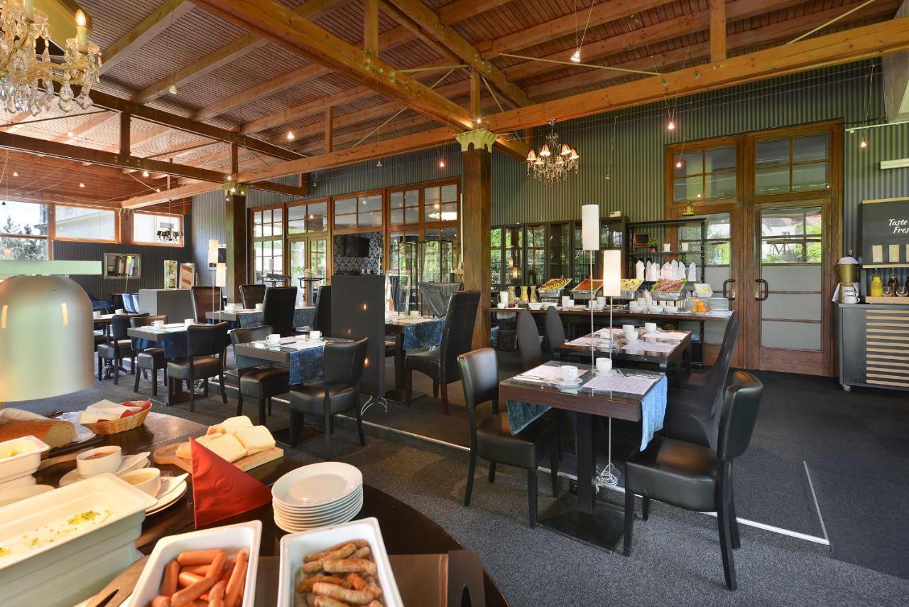 Parkhotel Morris Novy Bor Bagian luar foto