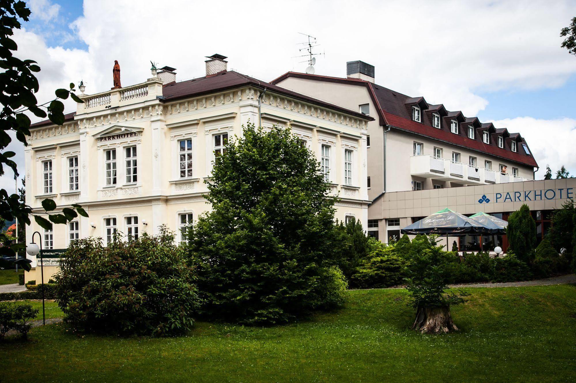 Parkhotel Morris Novy Bor Bagian luar foto
