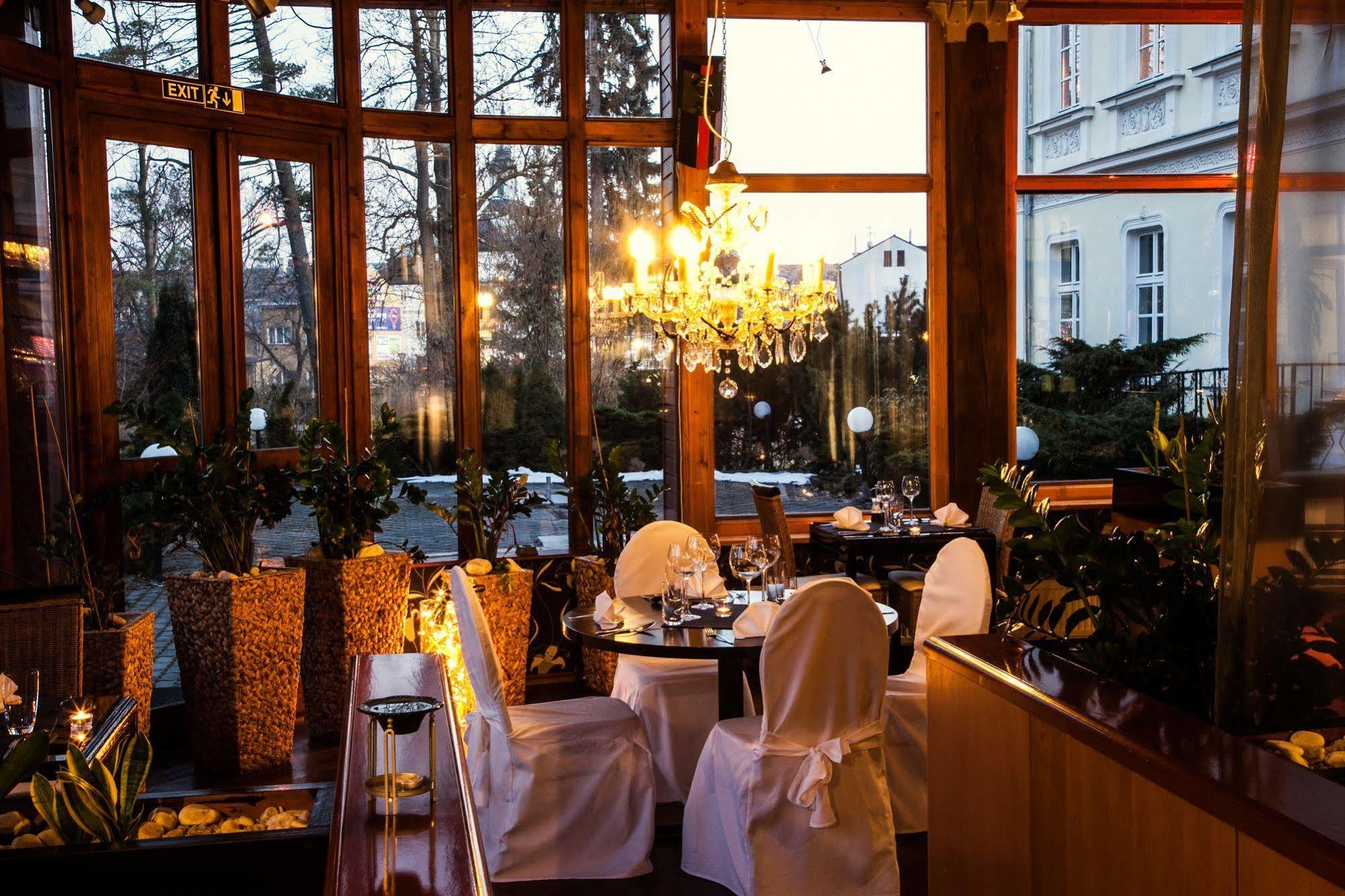 Parkhotel Morris Novy Bor Bagian luar foto