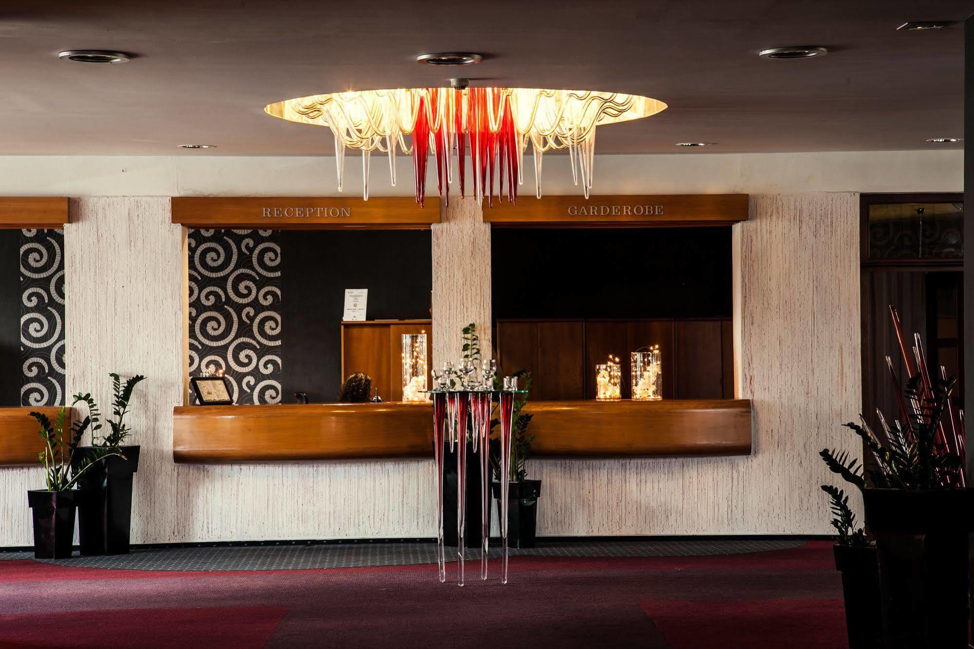 Parkhotel Morris Novy Bor Bagian luar foto